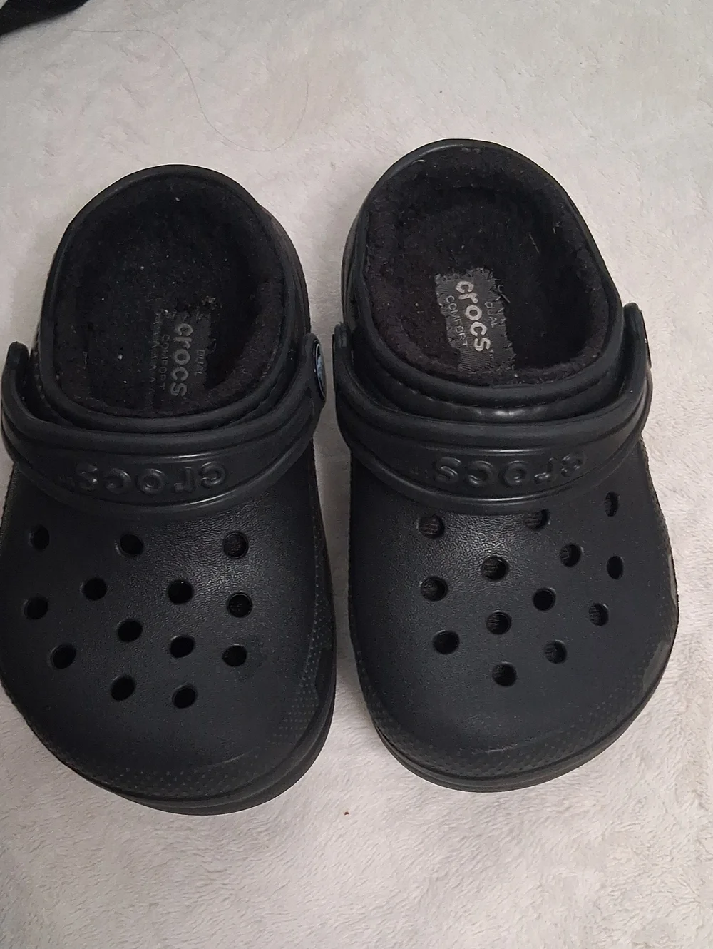 CROCS Kids Classic Clog with Fuzzy Lining - Black